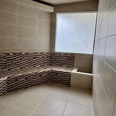 Apartamento Retiro Familiar De Lujo, Playa Privada Y Piscina