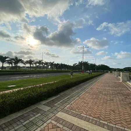 Retiro Familiar De Lujo, Playa Privada Y Piscina Apartamento *